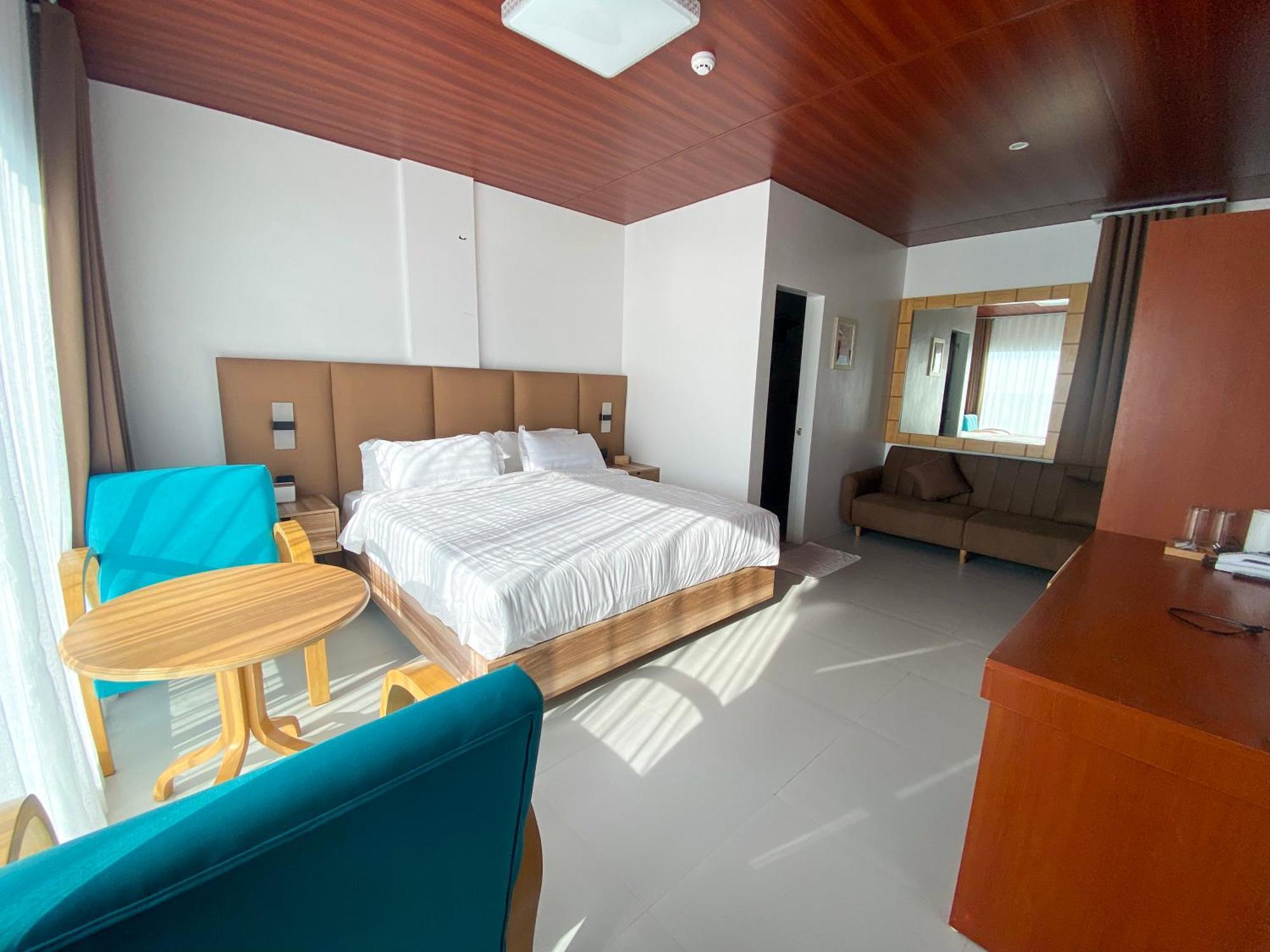 Q Beach Resort Cabangan Eksteriør bilde