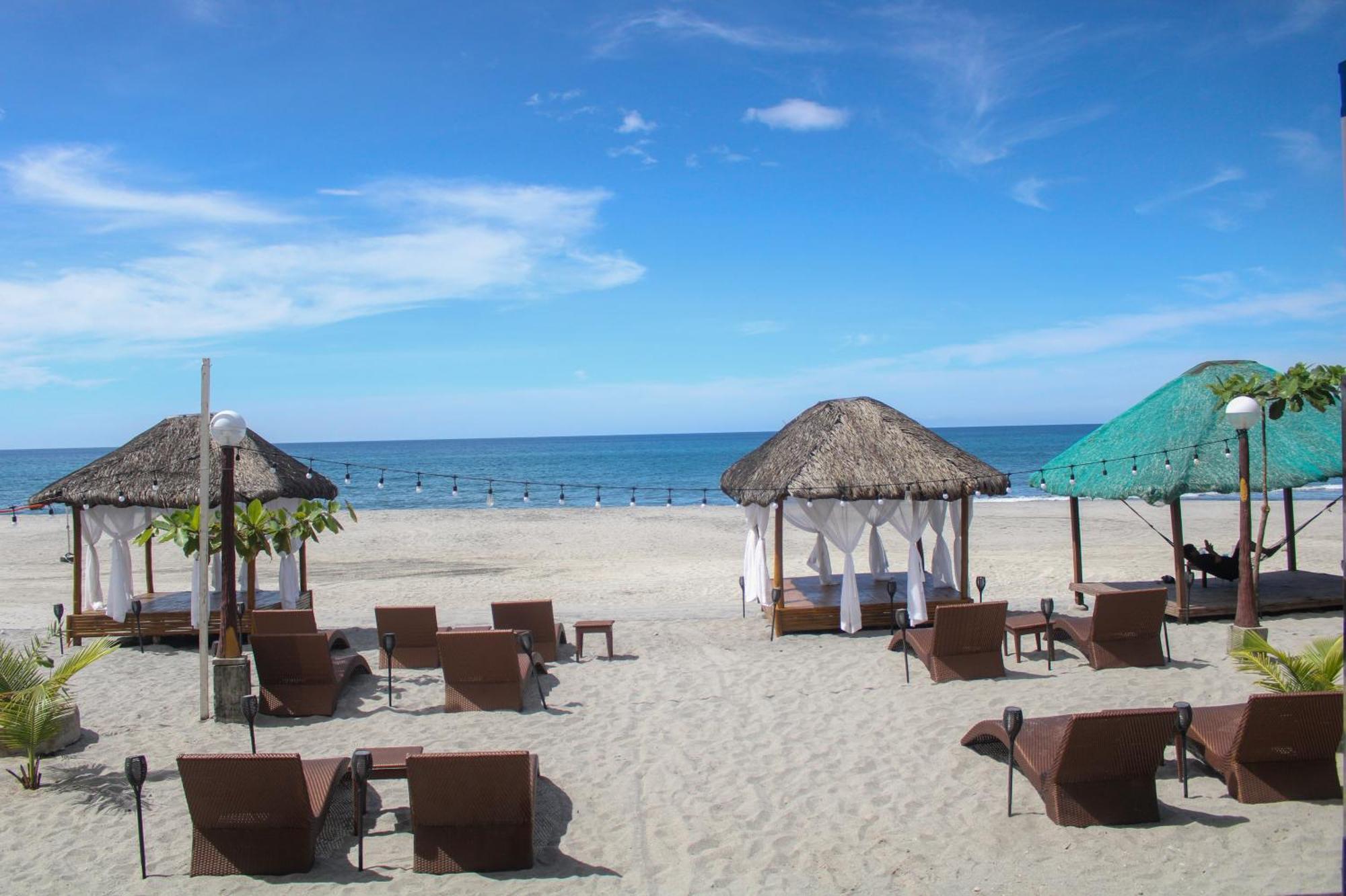 Q Beach Resort Cabangan Eksteriør bilde
